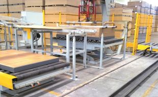 商業(yè)演出采用固定升降平臺(tái)，布置更加美觀